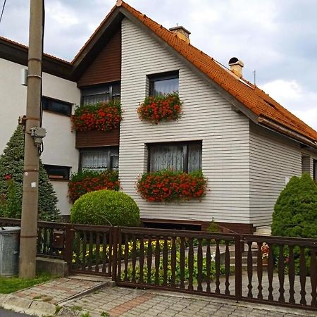 Apartman 6 Km Od Centra Banskej Bystrice Banská Bystrica Exterior photo