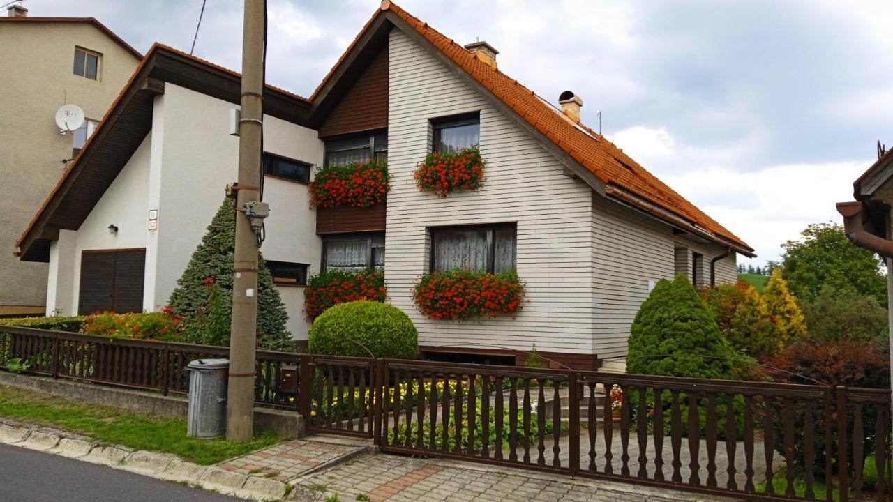 Apartman 6 Km Od Centra Banskej Bystrice Banská Bystrica Exterior photo